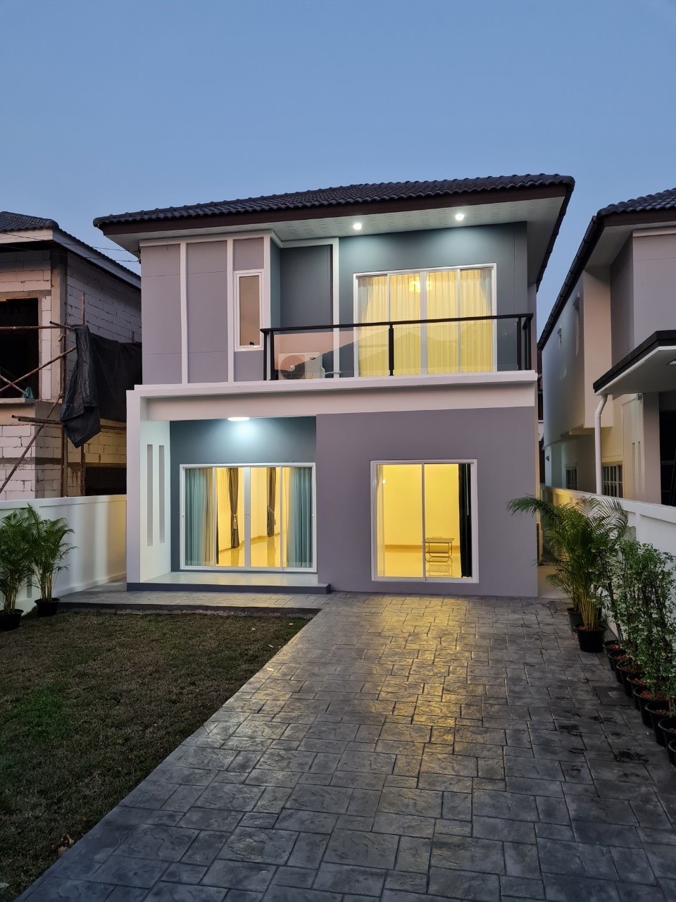 ขายบ้านเดี่ยว สร้างใหม่ 63 ตร.ว ซอยนวมินทร์ 24 อุเทน 9 ใกล้เดอะมอลล์บางกะปิ เจ้าของขายเอง